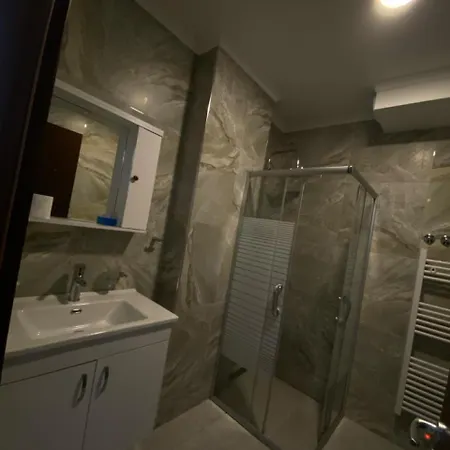 Pogradeci 2 Hotel 4*