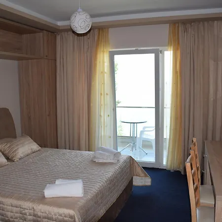 Hotel Pogradeci 2 4*